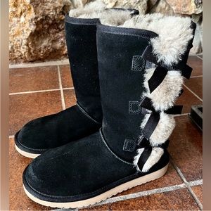 Koolaburra by UGG Boots -Victoria Tall Black Women’s sz 6 UGGS fuzzy fur…